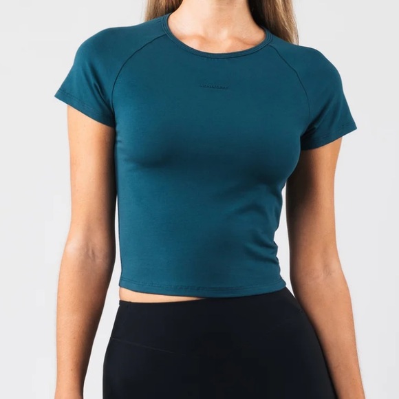 Alphalete Tops - Alphalete Baby Tee - Dive